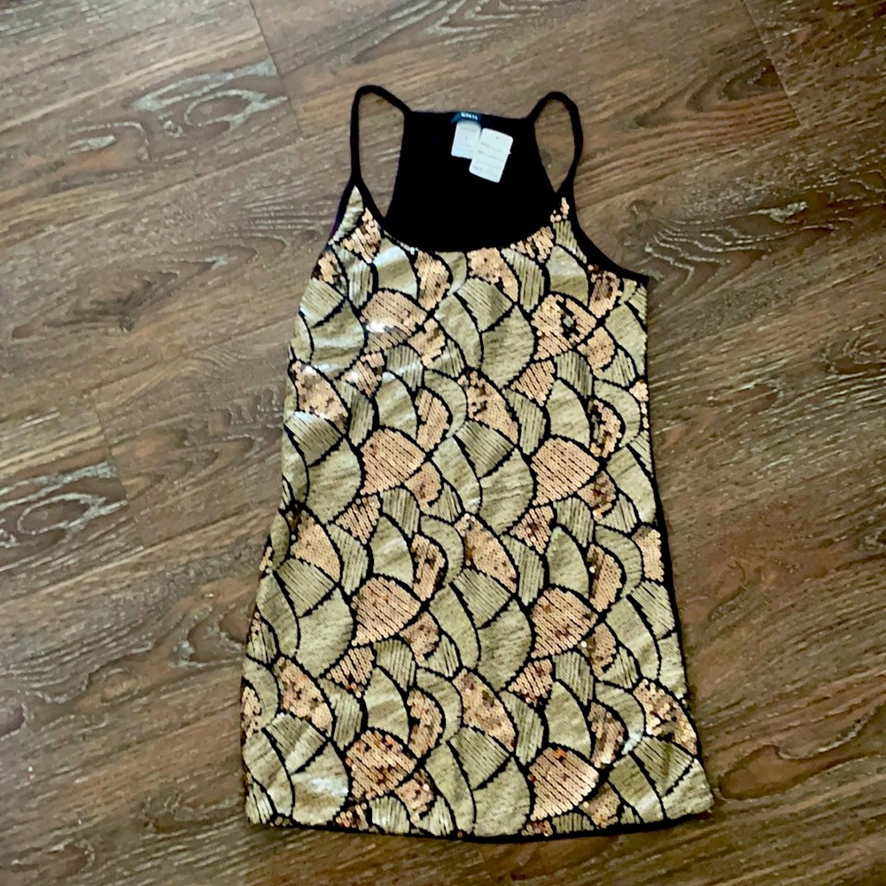 Looking fabulous in this sexy racer back tank. #summernightsout!